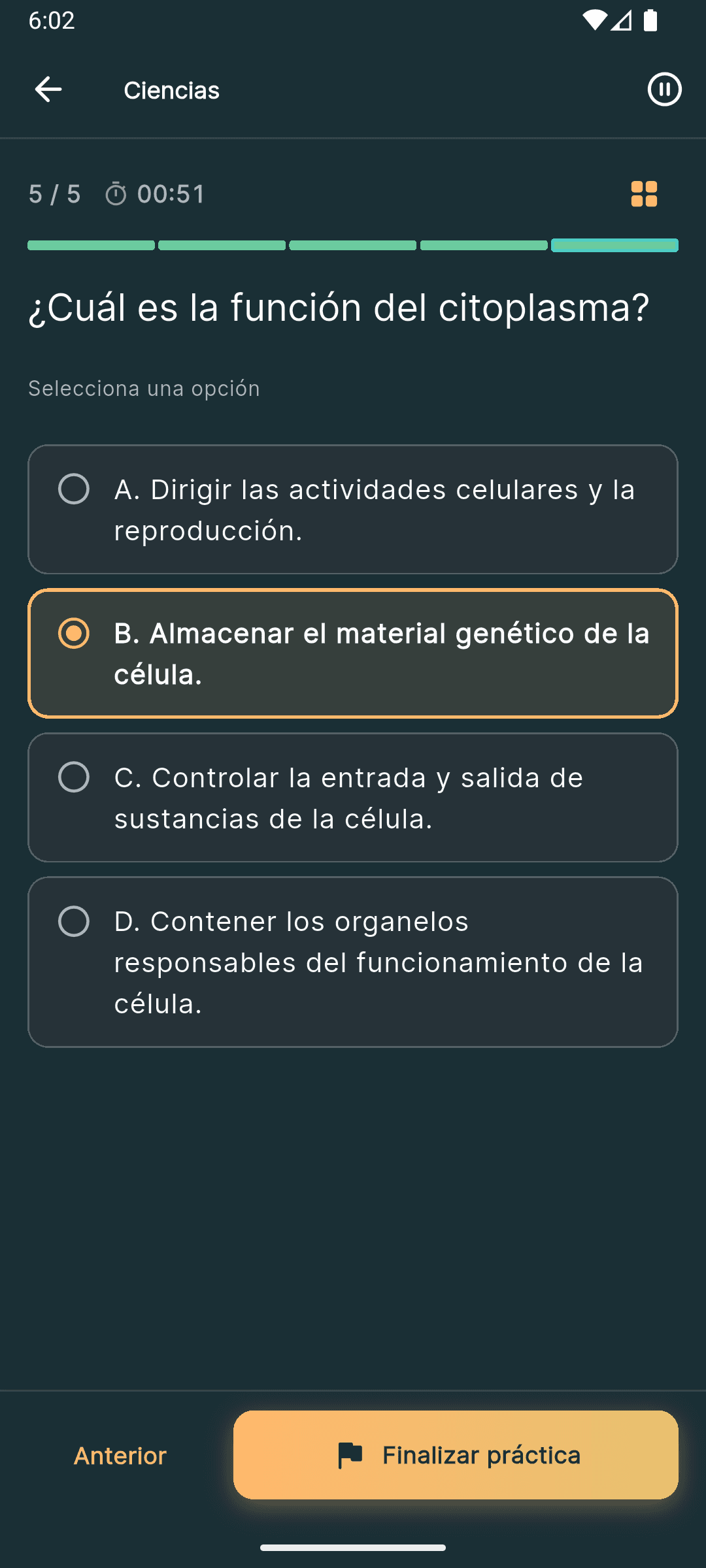 Pregunta de ciencias en la app: función del citoplasma, con una opción marcada.